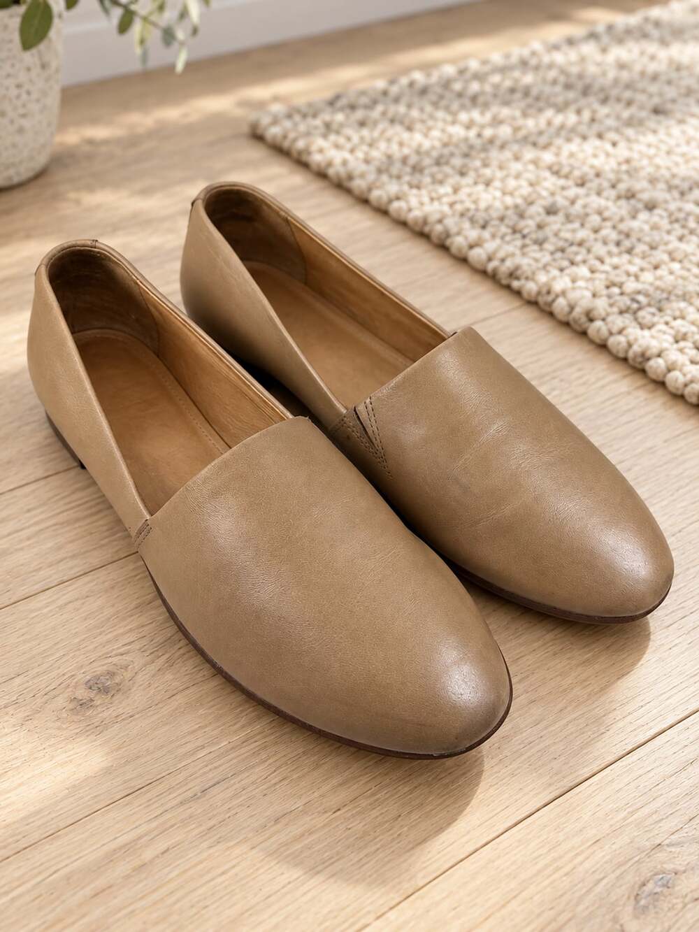 Dansko Larisa Leather Slip On Flats Taupe Comfort Loafers EU 38